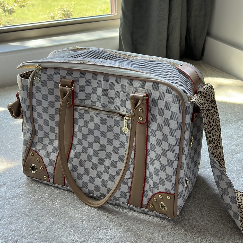 Small Dog purse/carrier